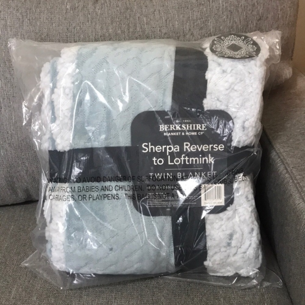 Berkshire Sherpa Reverse To Loftmink Twin Blanket